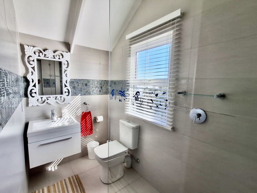 5 Bedroom Property for Sale in Grotto Bay Western Cape